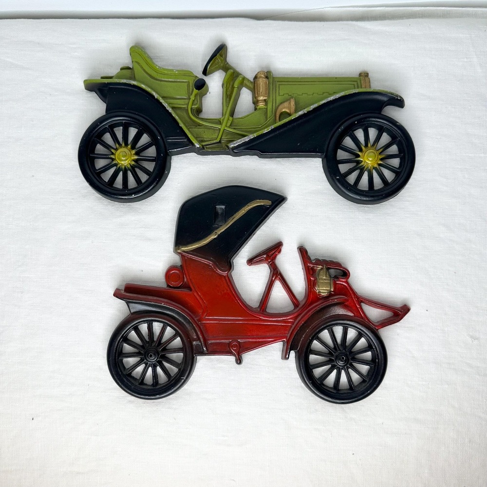 Vintage Mid West Cast Iron Car Wall Decor Set Green Red Antique Style 2 Piece